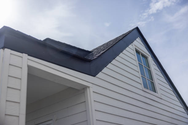 Best Fascia and Soffit Installation  in Country Homes, WA